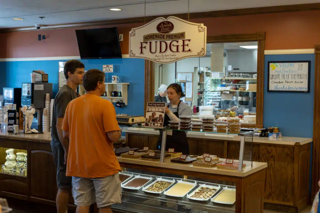 fudge-shop-at-the-amish-door